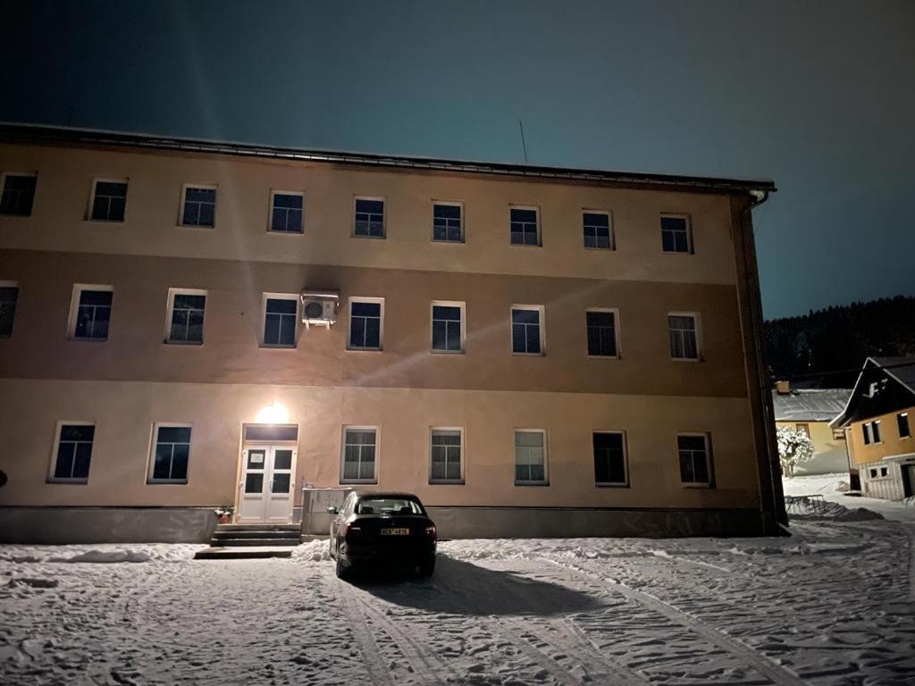 Apartment Owl Korenov Exterior photo