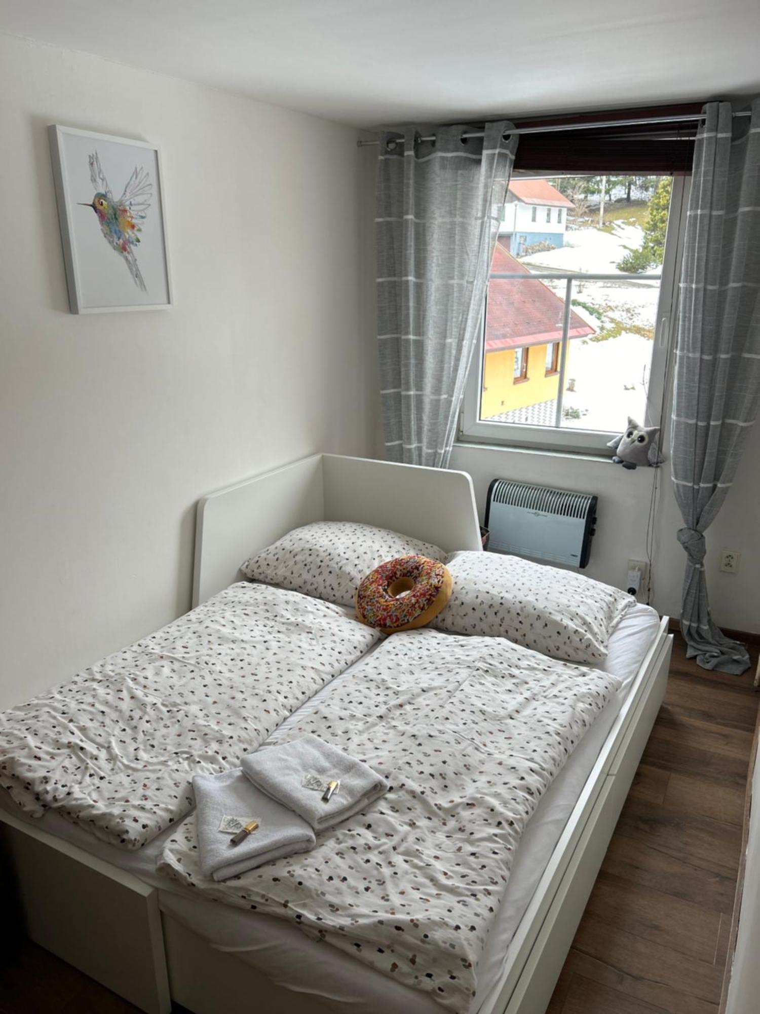 Apartment Owl Korenov Exterior photo