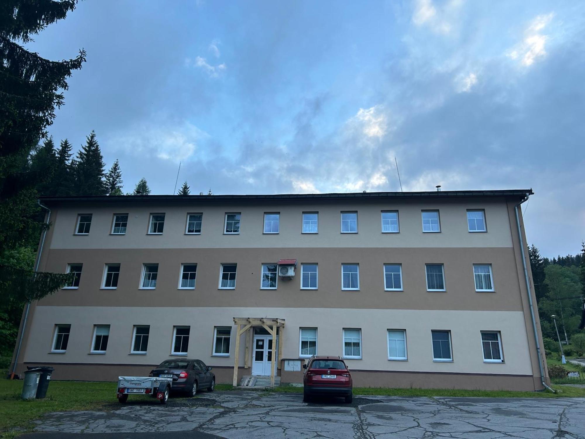 Apartment Owl Korenov Exterior photo